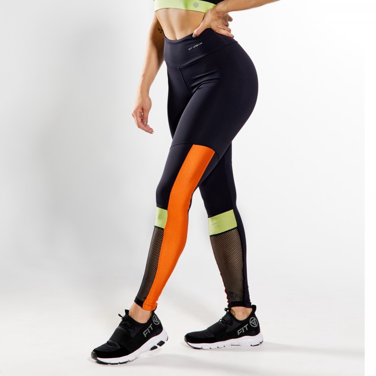 Calça Legging Poliamida com Detalhes em Tela e Recortes Preta