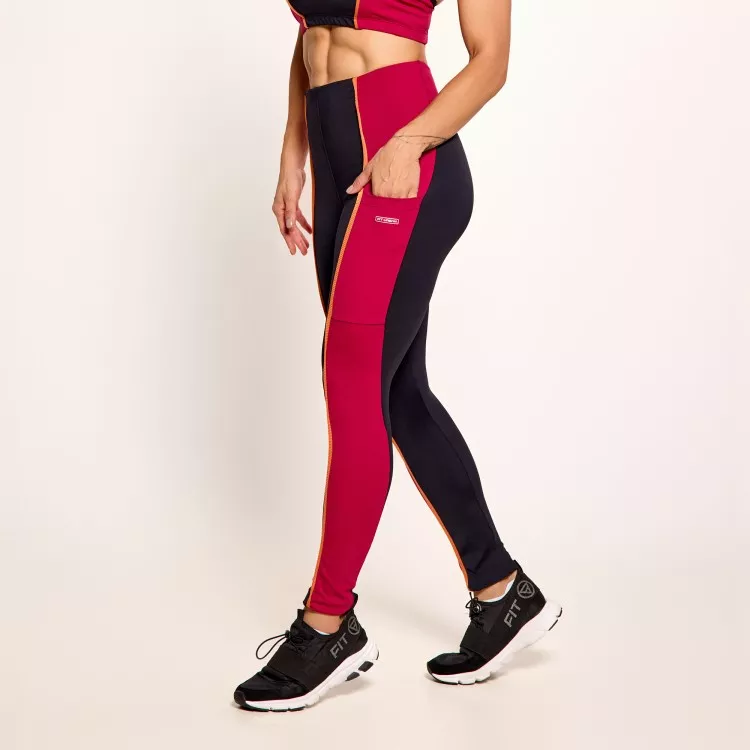 Calça Legging Poliamida Preta com Bolso e Recortes