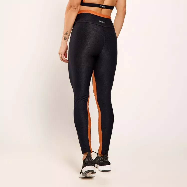 Calça Legging Micro Canelada Preta com Recortes Âmbar