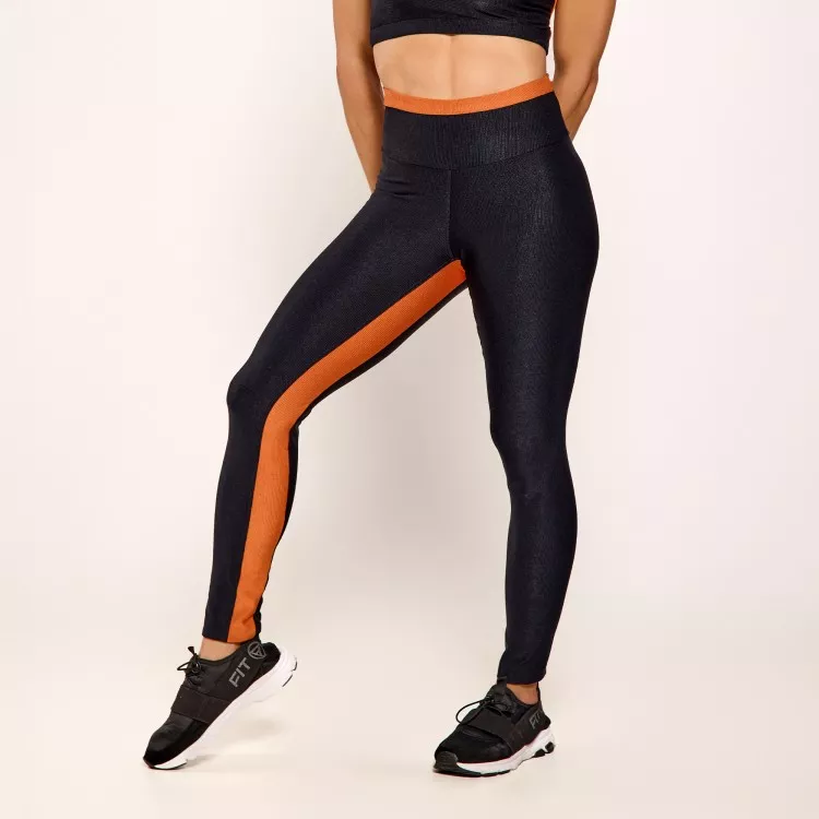 Calça Legging Micro Canelada Preta com Recortes Âmbar