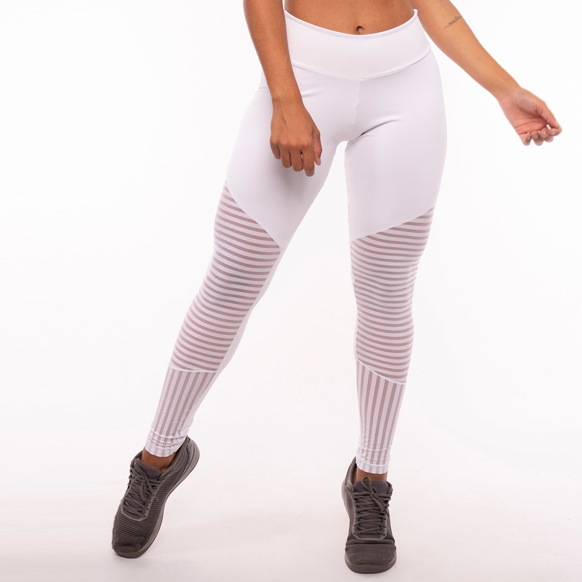 calça leg com tule