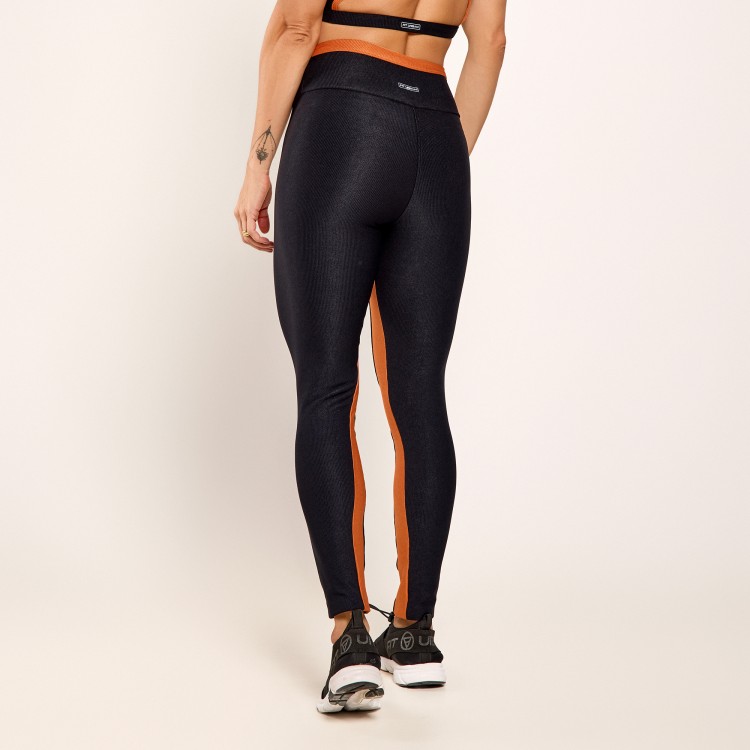 Calça Legging Micro Canelada Preta com Recortes Âmbar